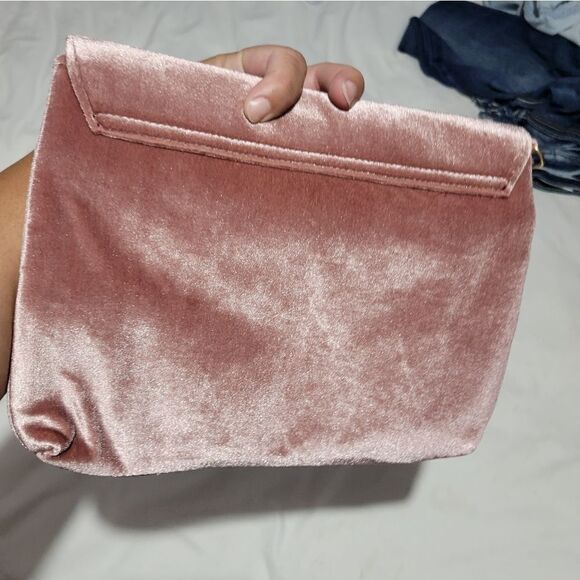 ION -HOLIDAY CLUTCH-SOFT Velvet ROSE W/GOLD COLOR ACCENT Chain Handle -NEW!!! - Picture 5 of 7